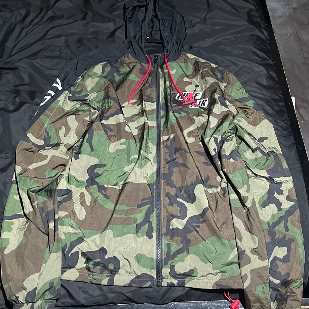 Camo jordan windbreaker size medium